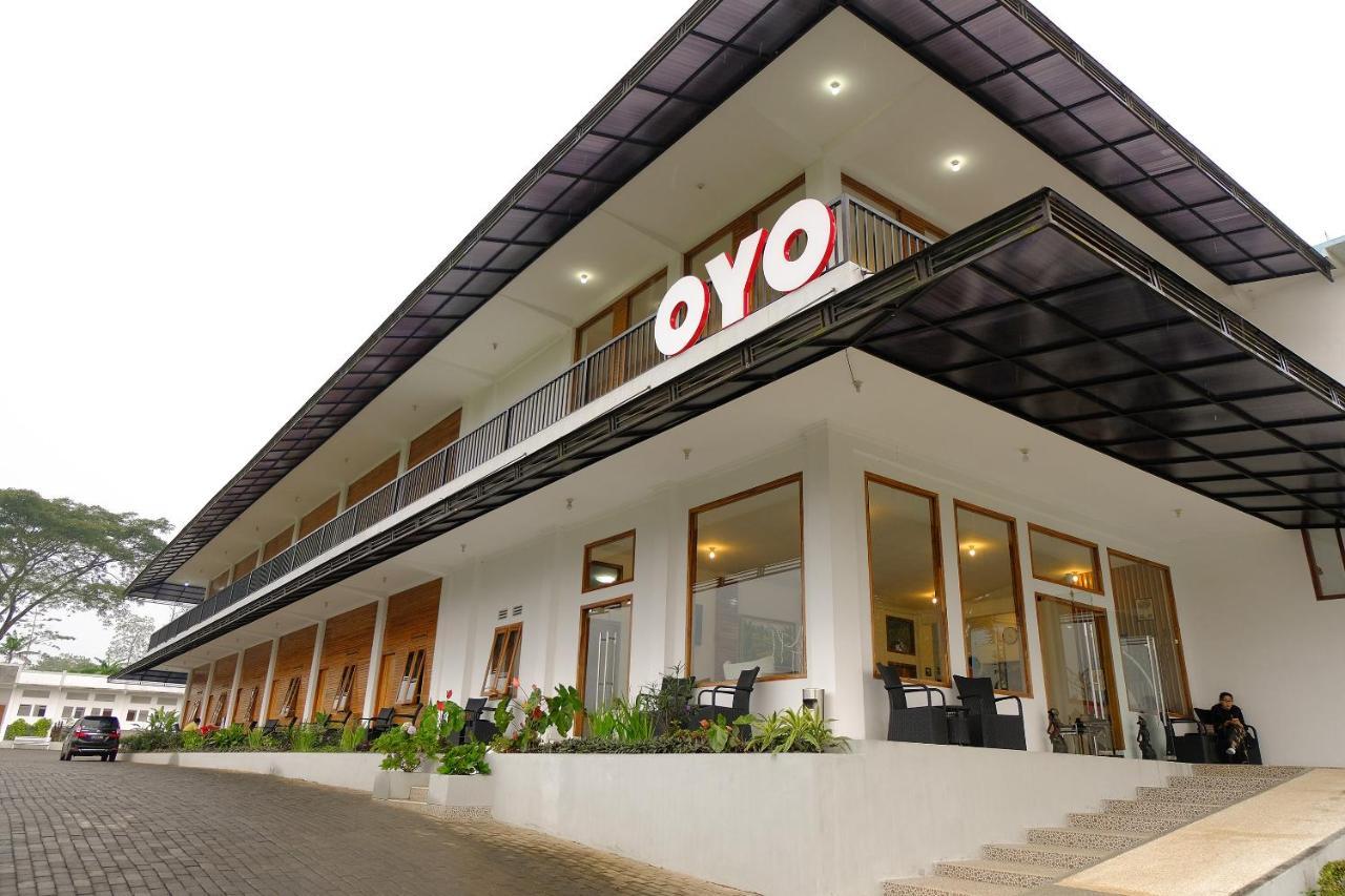 Oyo 446 Hotel Kawi Surapatha Malang Dış mekan fotoğraf