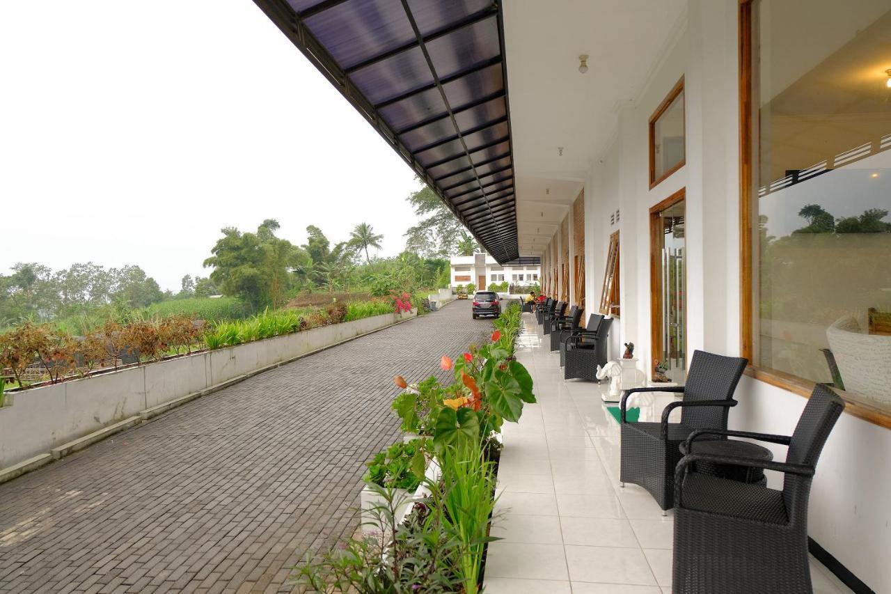 Oyo 446 Hotel Kawi Surapatha Malang Dış mekan fotoğraf