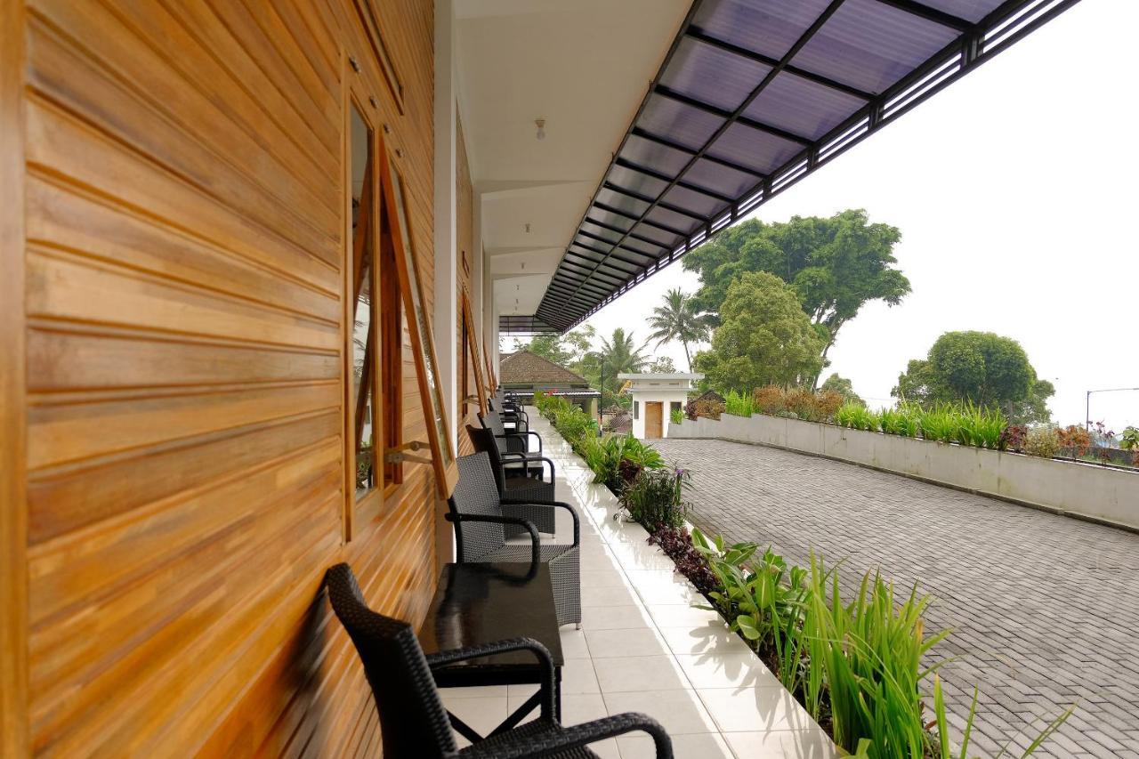 Oyo 446 Hotel Kawi Surapatha Malang Dış mekan fotoğraf