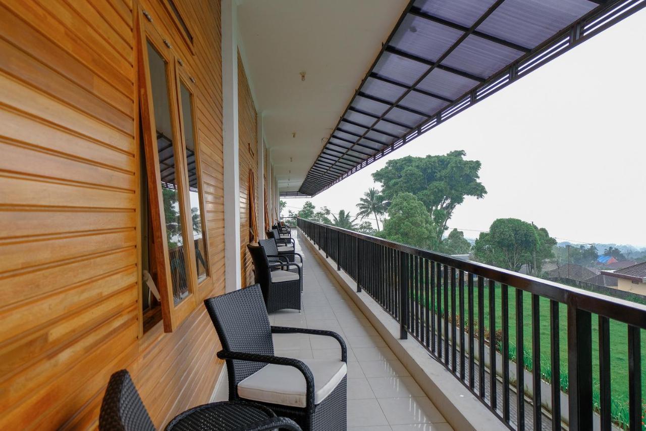 Oyo 446 Hotel Kawi Surapatha Malang Dış mekan fotoğraf