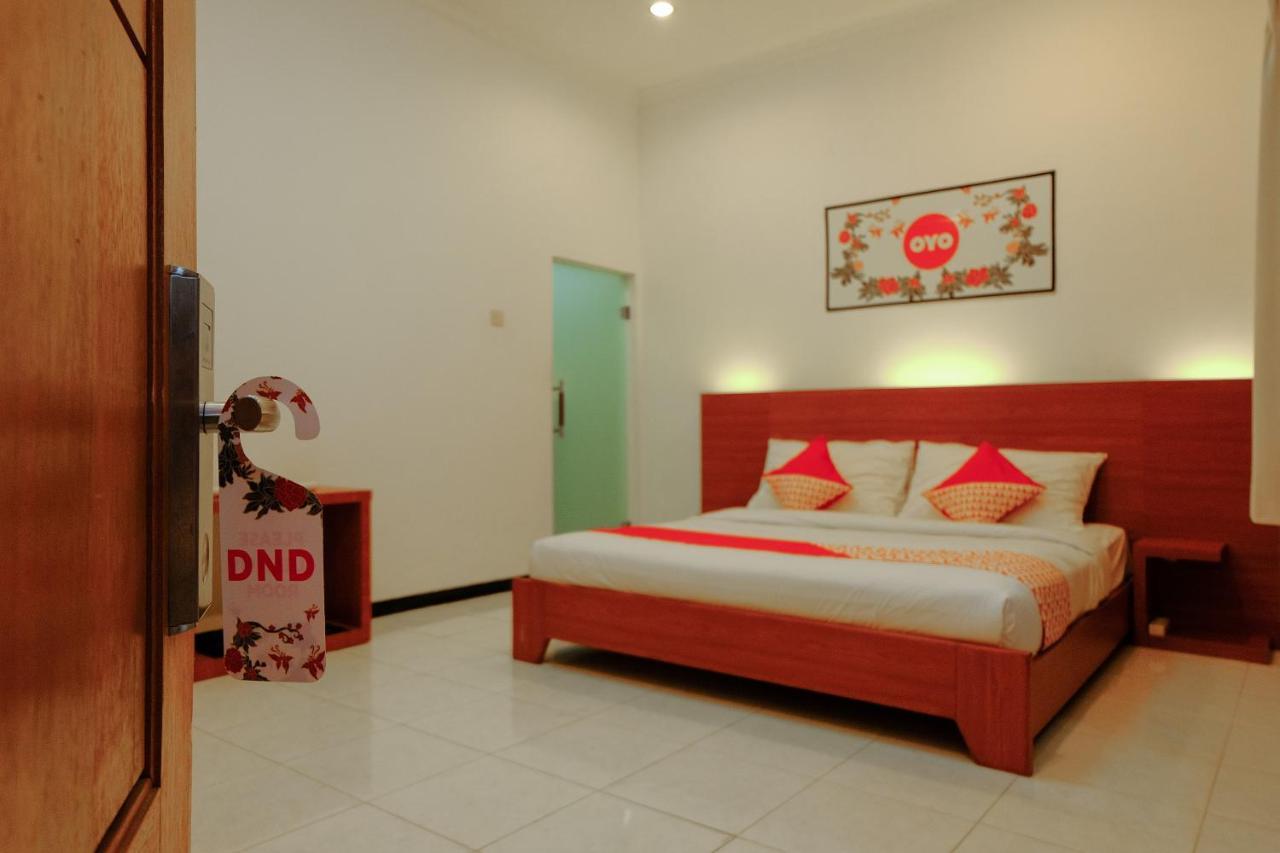 Oyo 446 Hotel Kawi Surapatha Malang Dış mekan fotoğraf