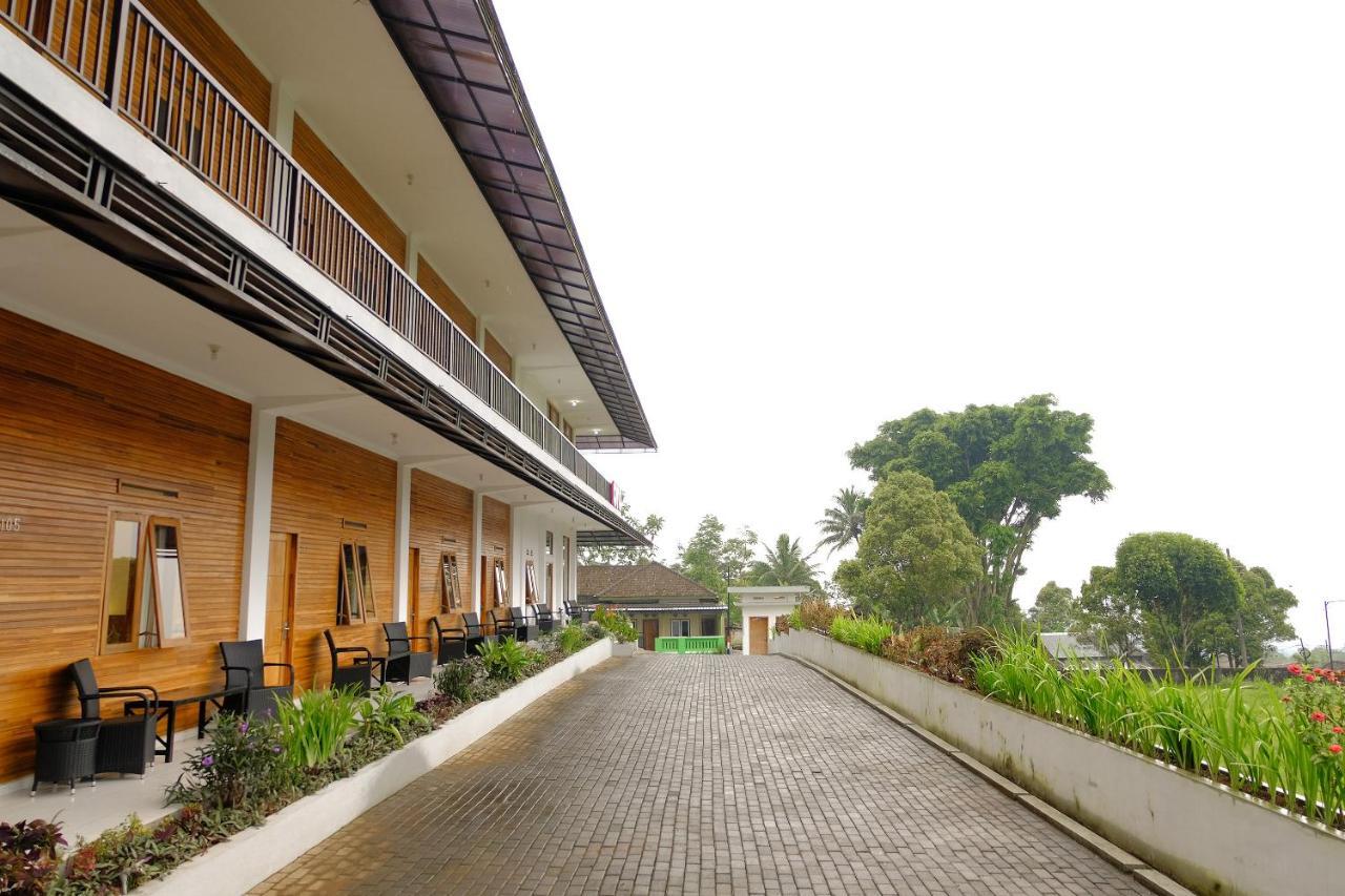 Oyo 446 Hotel Kawi Surapatha Malang Dış mekan fotoğraf