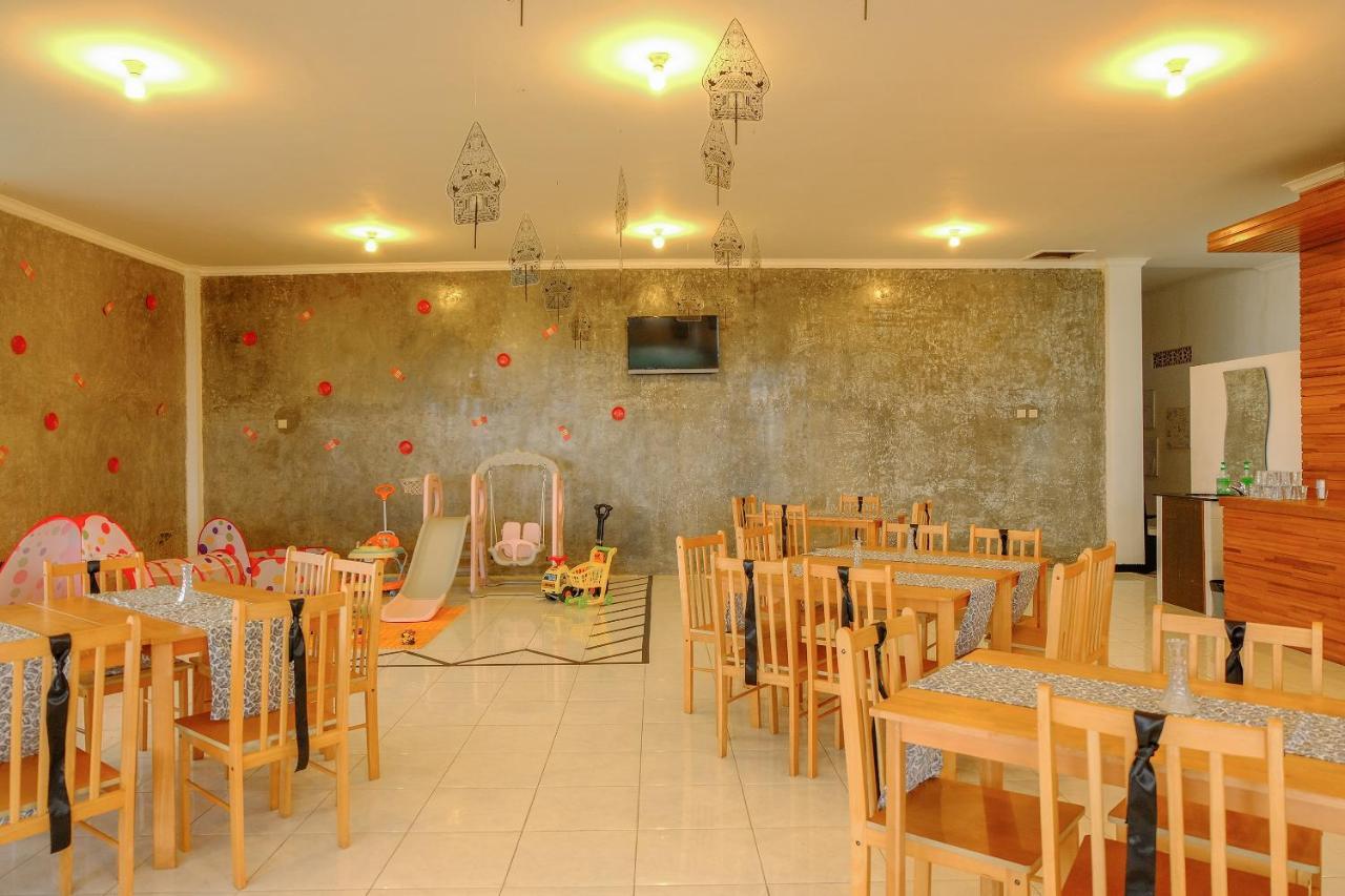 Oyo 446 Hotel Kawi Surapatha Malang Dış mekan fotoğraf